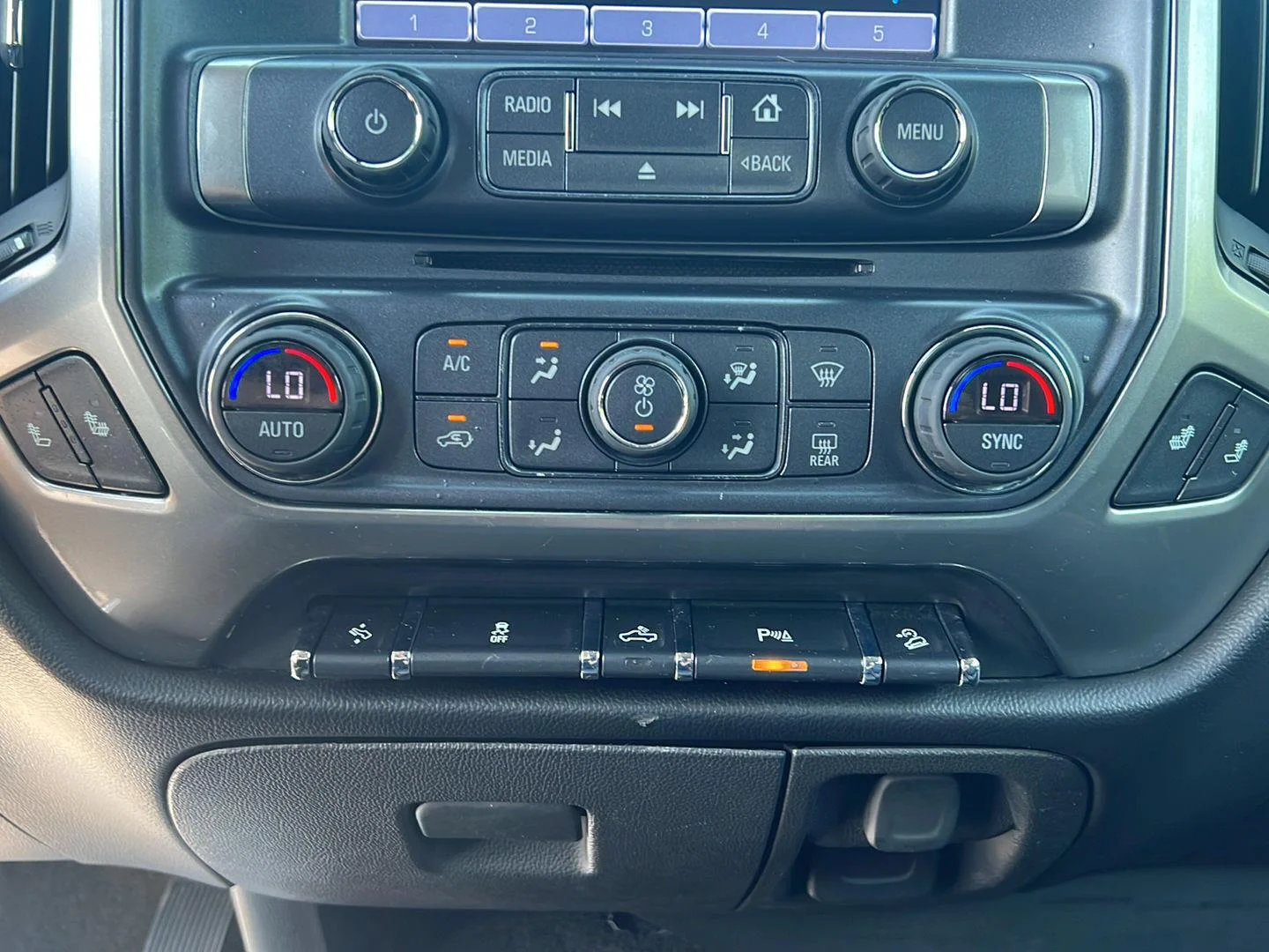 Used 2018 Graphite Metallic Chevrolet LT image 11