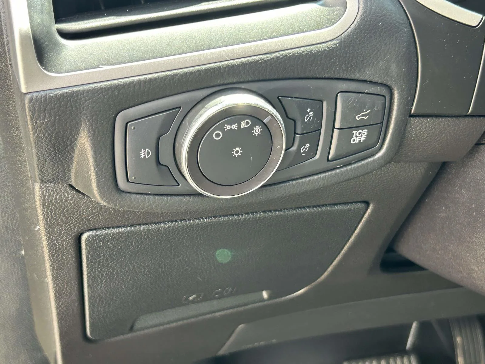 Used 2019 Silver Ford SEL FWD image 12