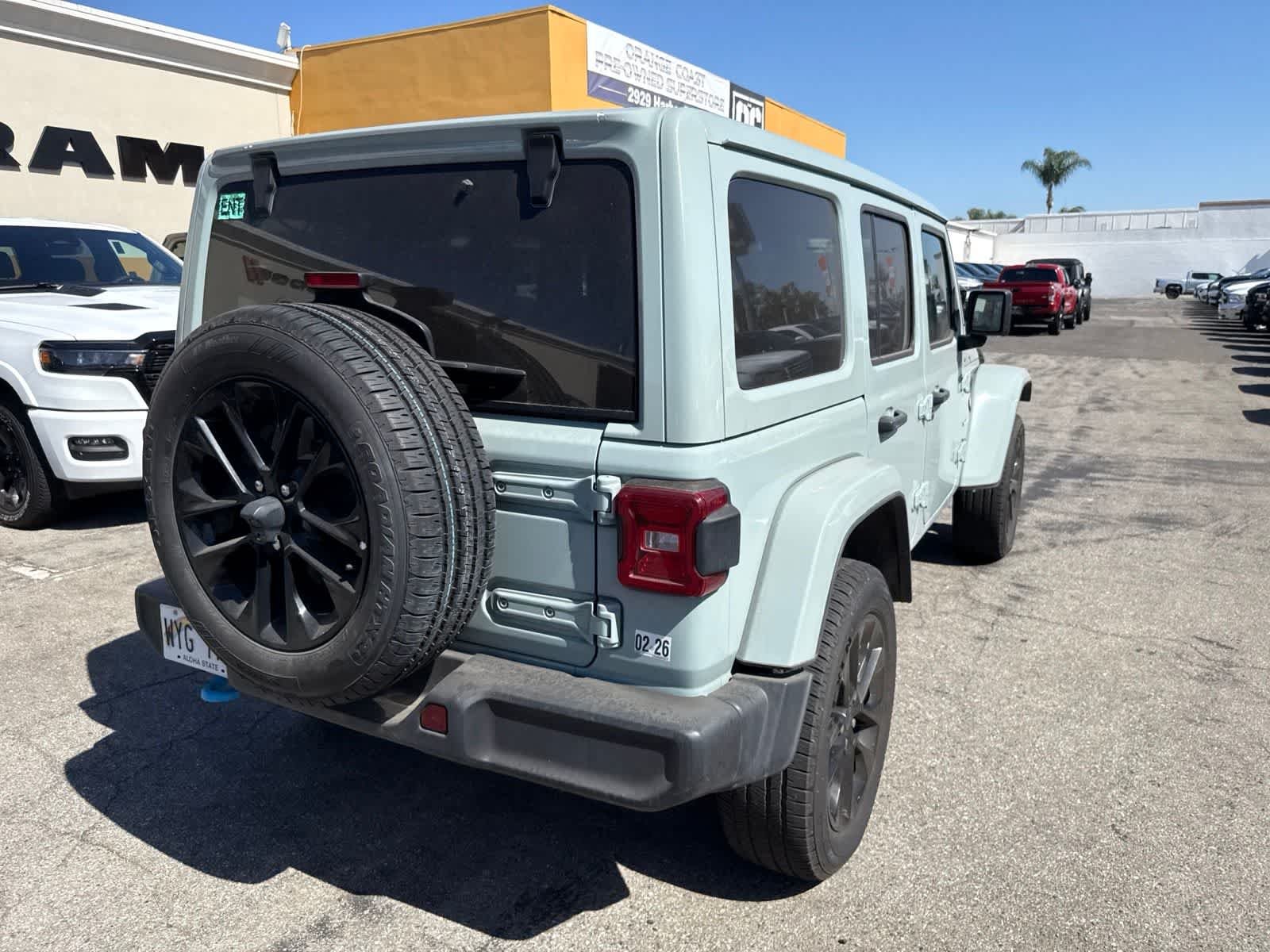 Used 2024 Earl Clearcoat Jeep Sahara image 15