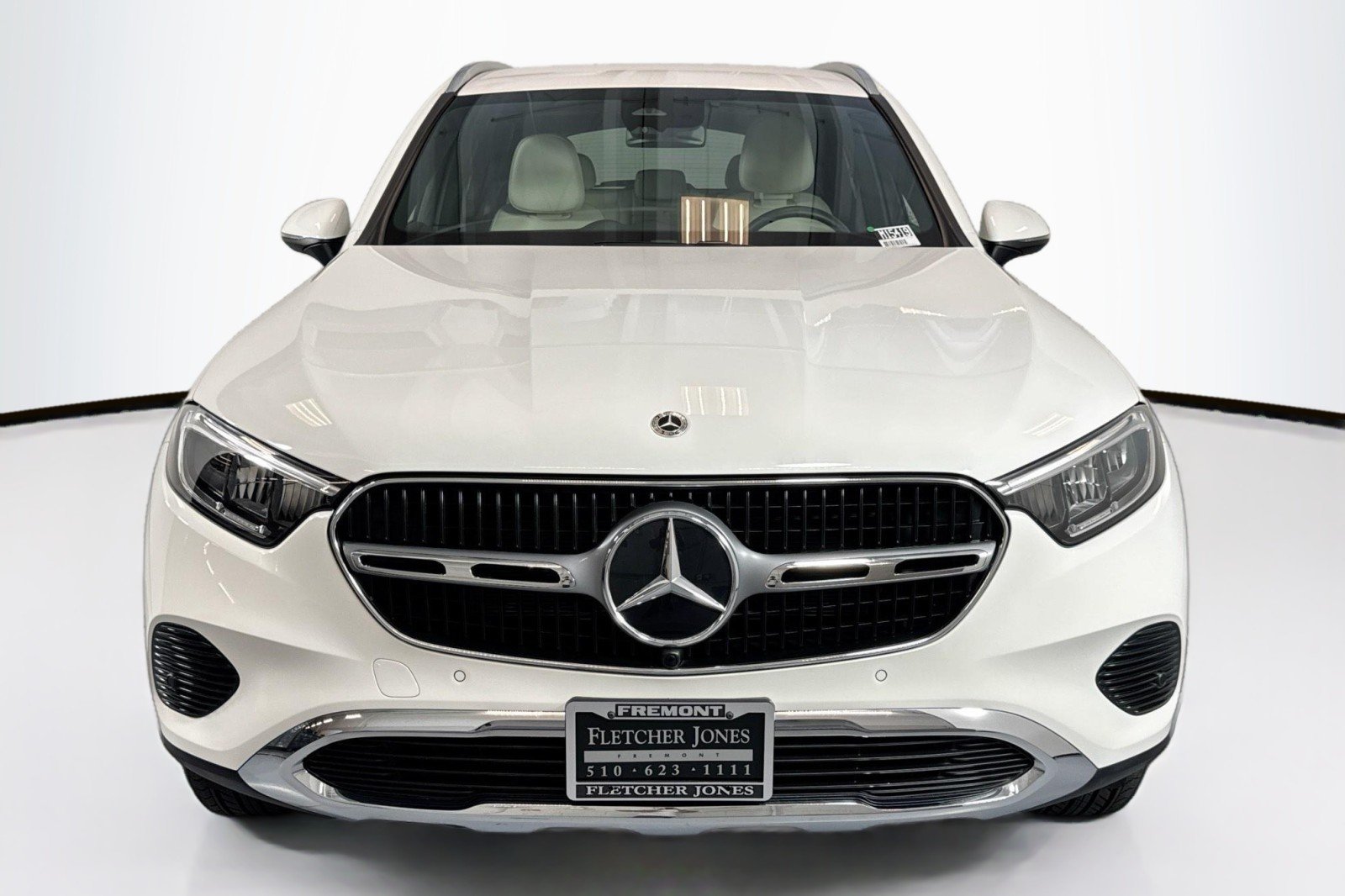 Used 2025 Polar White Mercedes-Benz GLC 300 SUV image 2