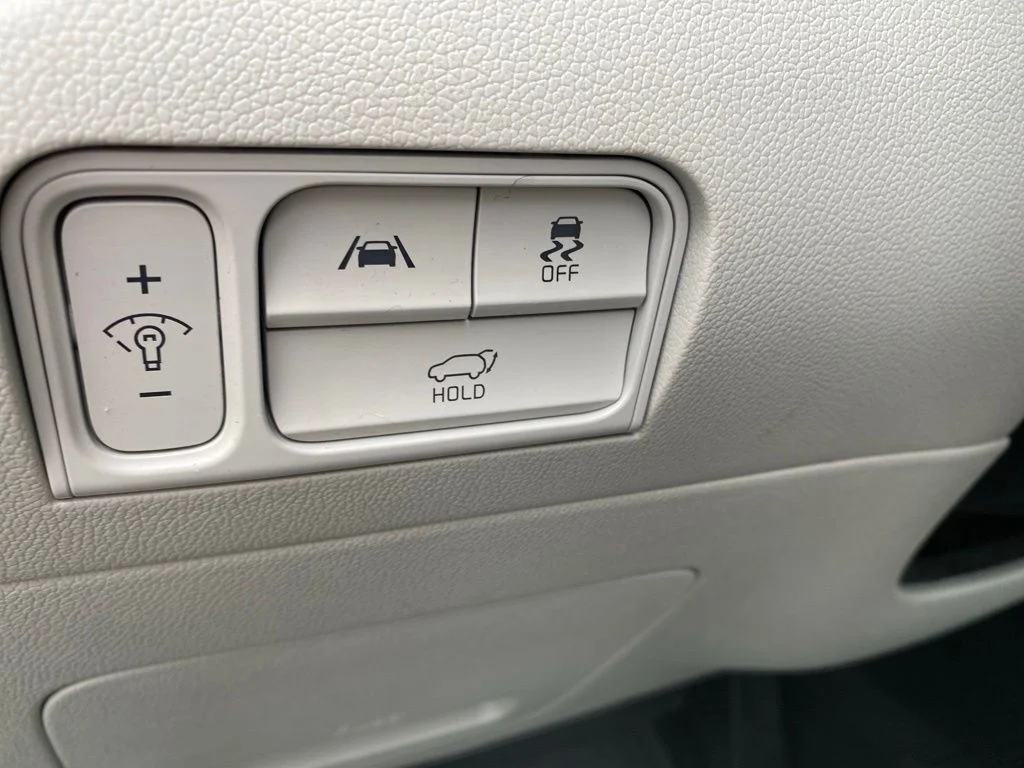 Used 2023 Silver Kia SX image 21