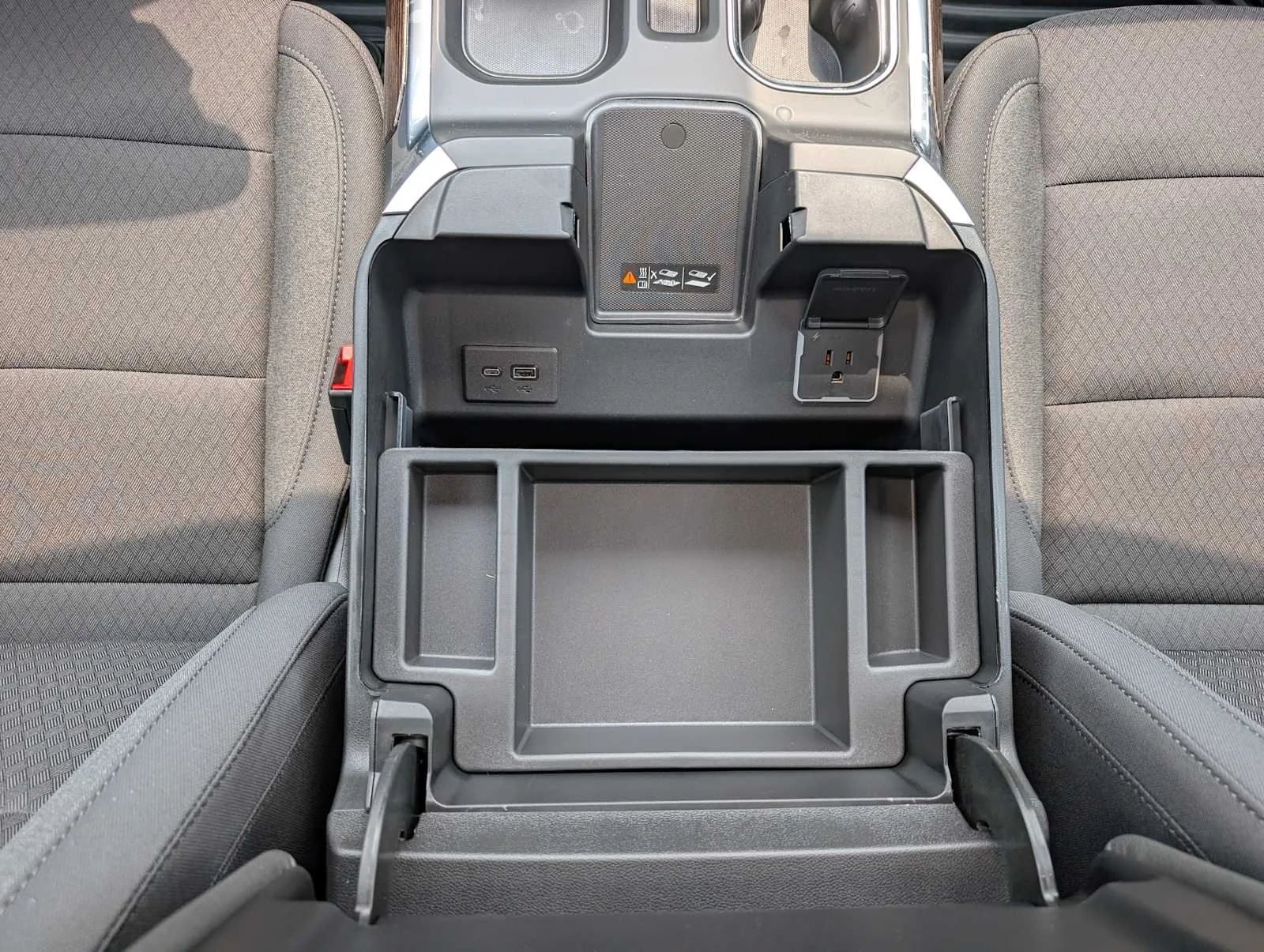 New 2026 Summit White GMC Elevation image 16