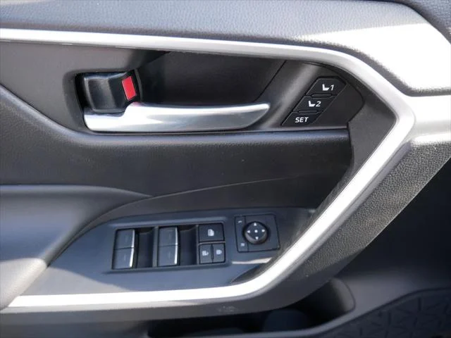 Certified Used 2023 MAGNETIC GRAY MET. Toyota  image 17
