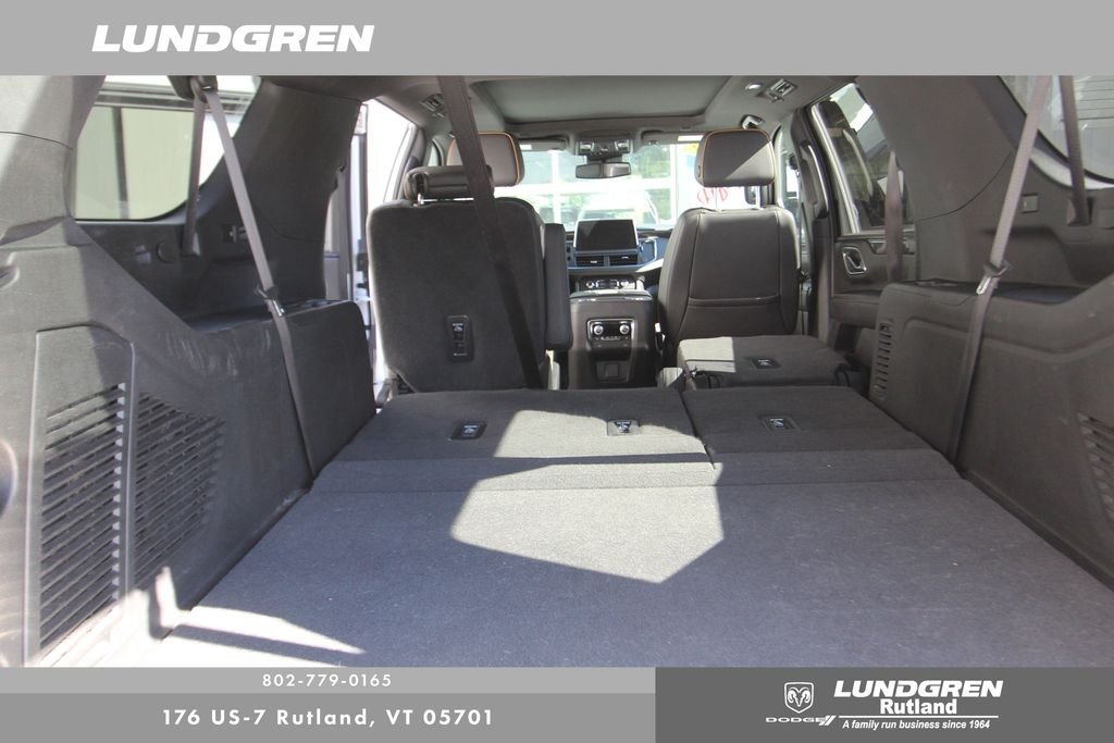 Used 2023 White GMC AT4 image 42