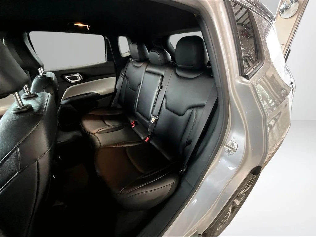Used 2024 Silver Jeep Limited image 26