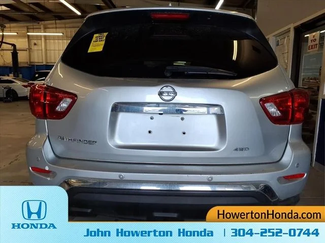 Used 2019 Silver Nissan S image 8
