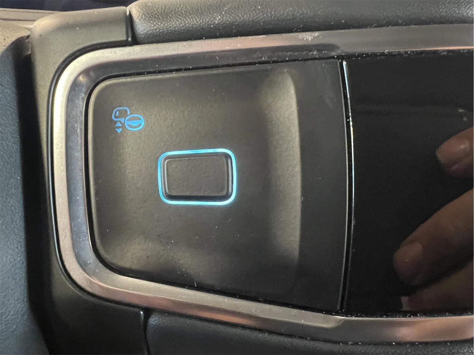 Used 2025 Agate Black Ford Active image 18