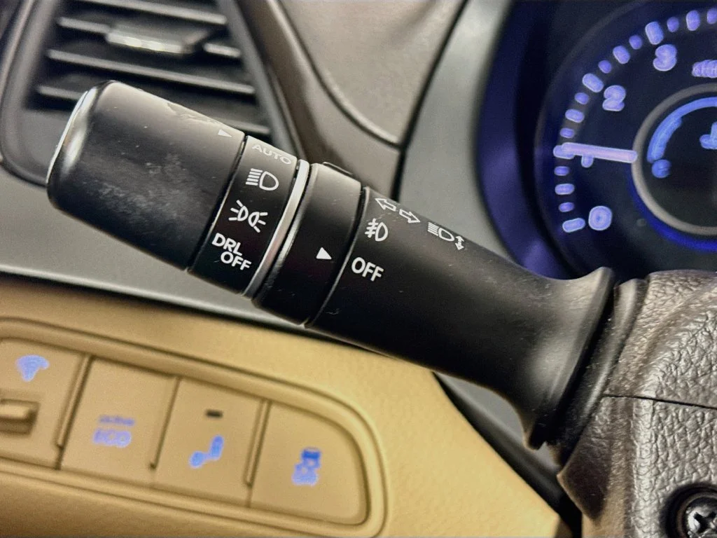 Used 2016 Black Hyundai Base image 12