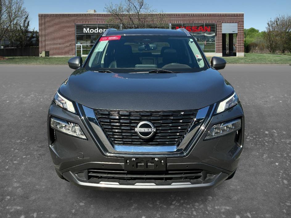 Used 2023 Gun Metallic Nissan SL image 6