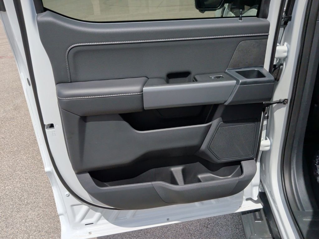 New 2026 Oxford White Ford XLT image 34