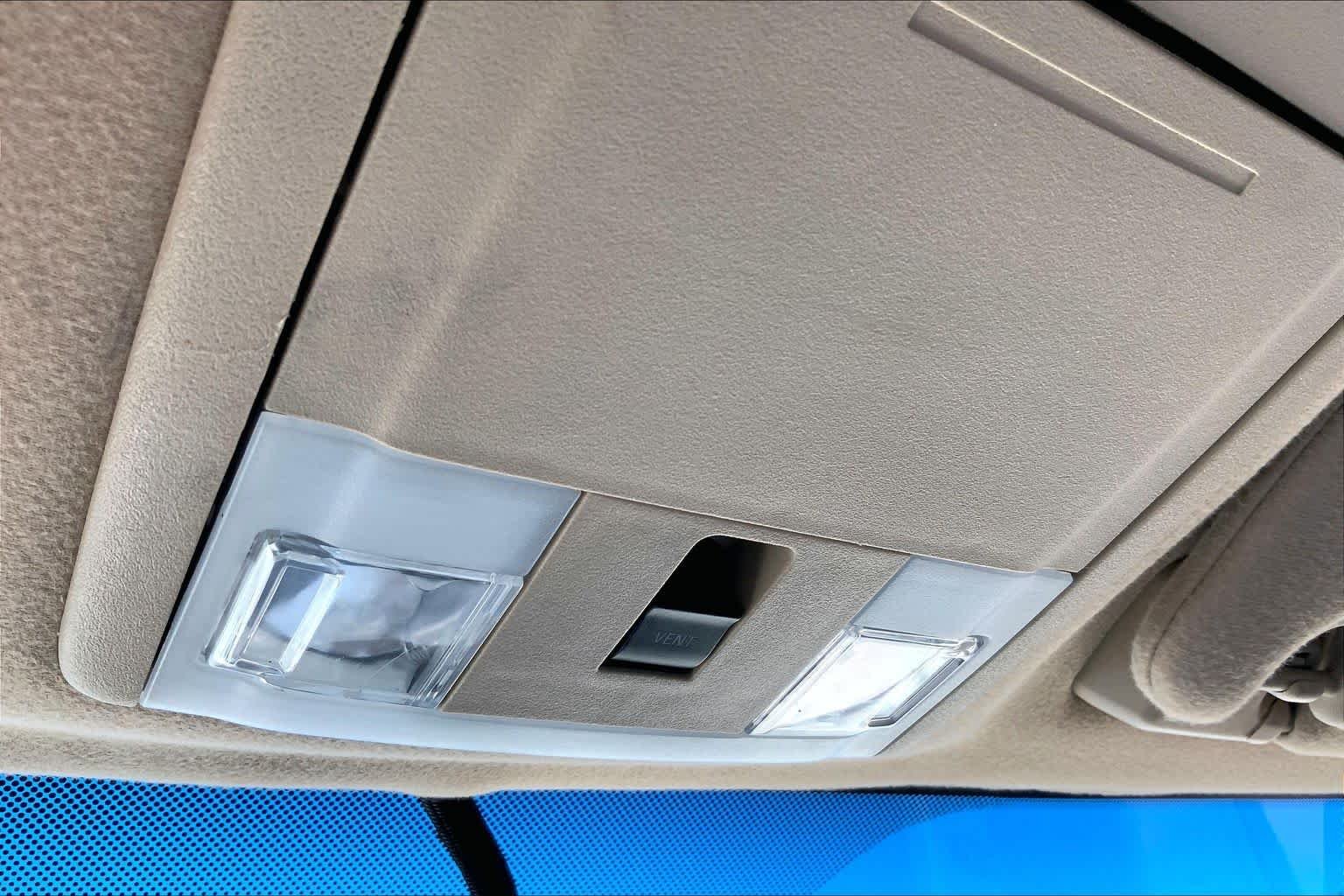Used 2014 Blue Jeans Metallic Ford XLT image 26