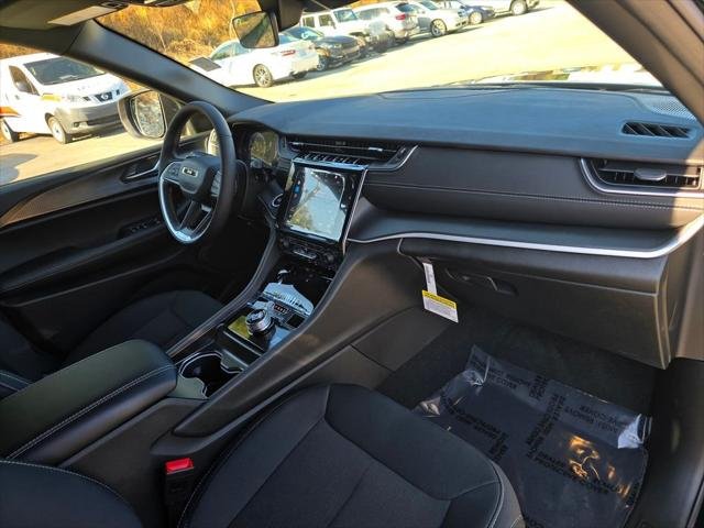 2025 Jeep Grand Cherokee Laredo - Photo 30