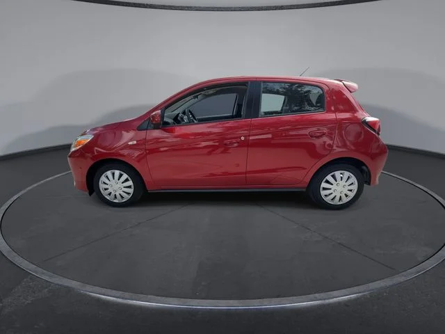 Used 2021 Red Mitsubishi  image 5