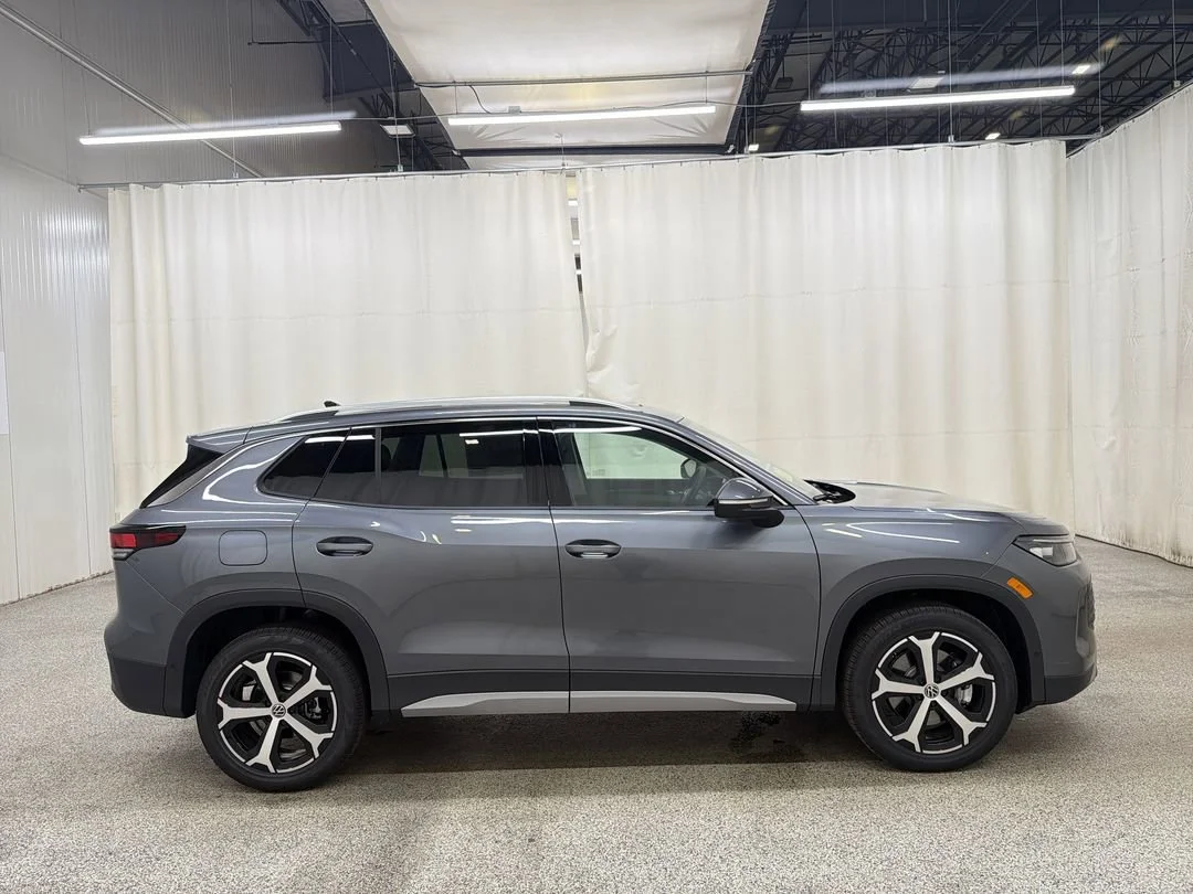 New 2026 Platinum Gray Metallic Volkswagen SE image 5