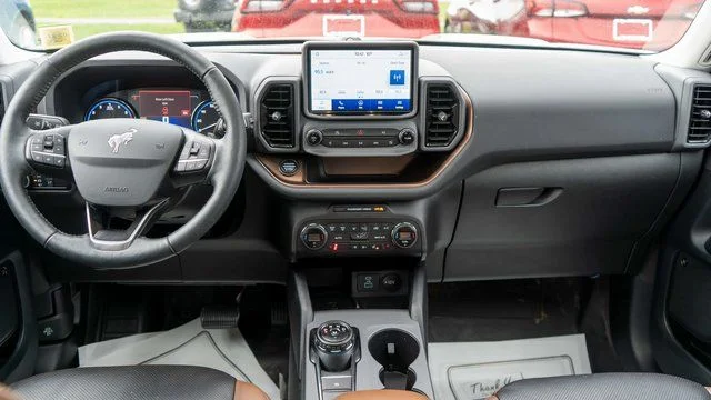 Used 2021 Silver Ford Badlands image 14