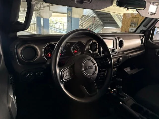 Used 2020 Gray Jeep Sport S image 6