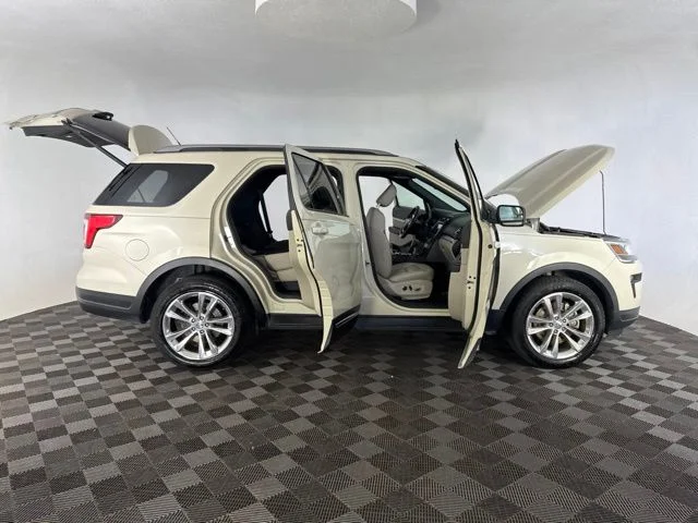 Used 2018 Silver Ford XLT image 13