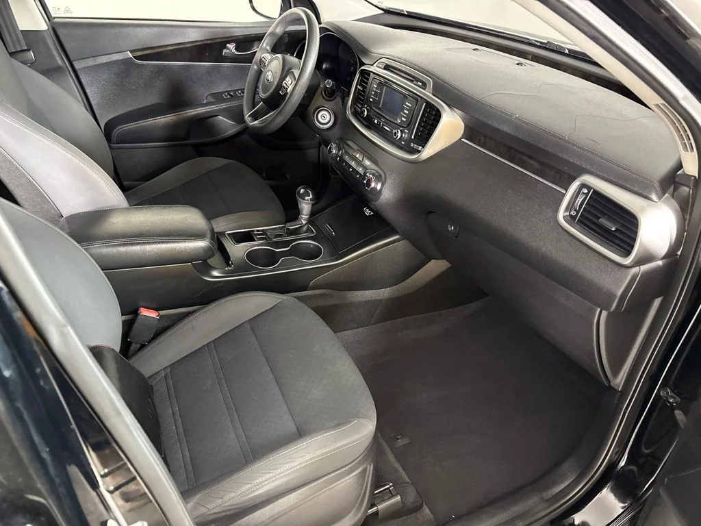 Used 2016 Black Kia LX image 14