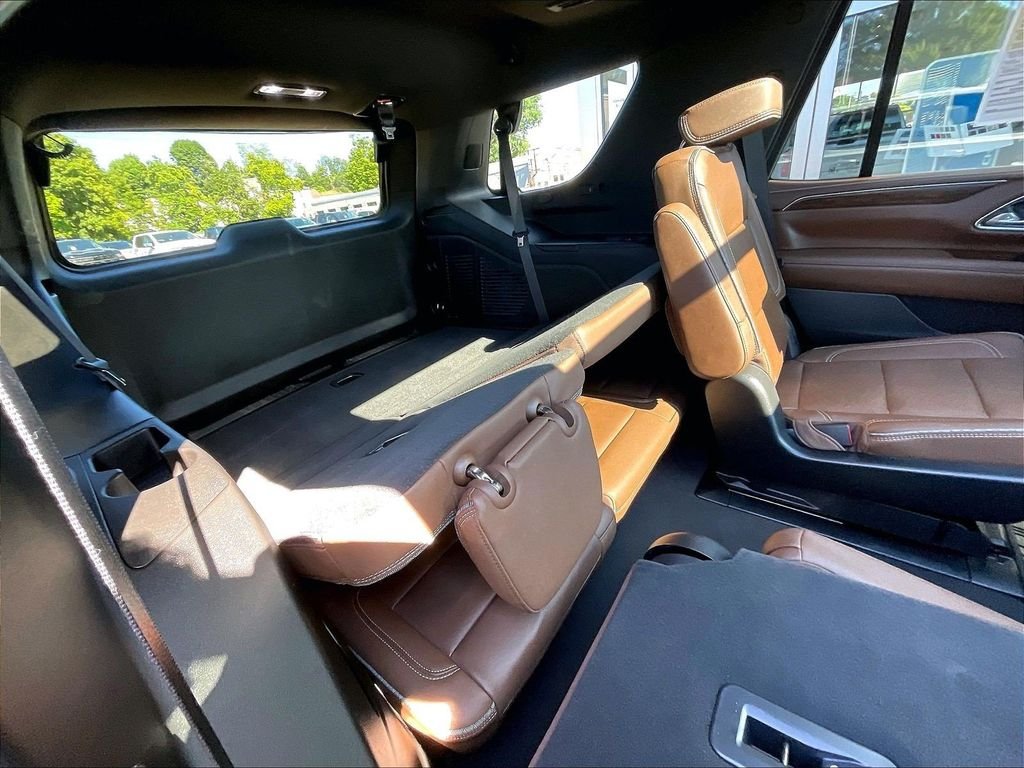 Used 2023 Beige Chevrolet High Country image 17
