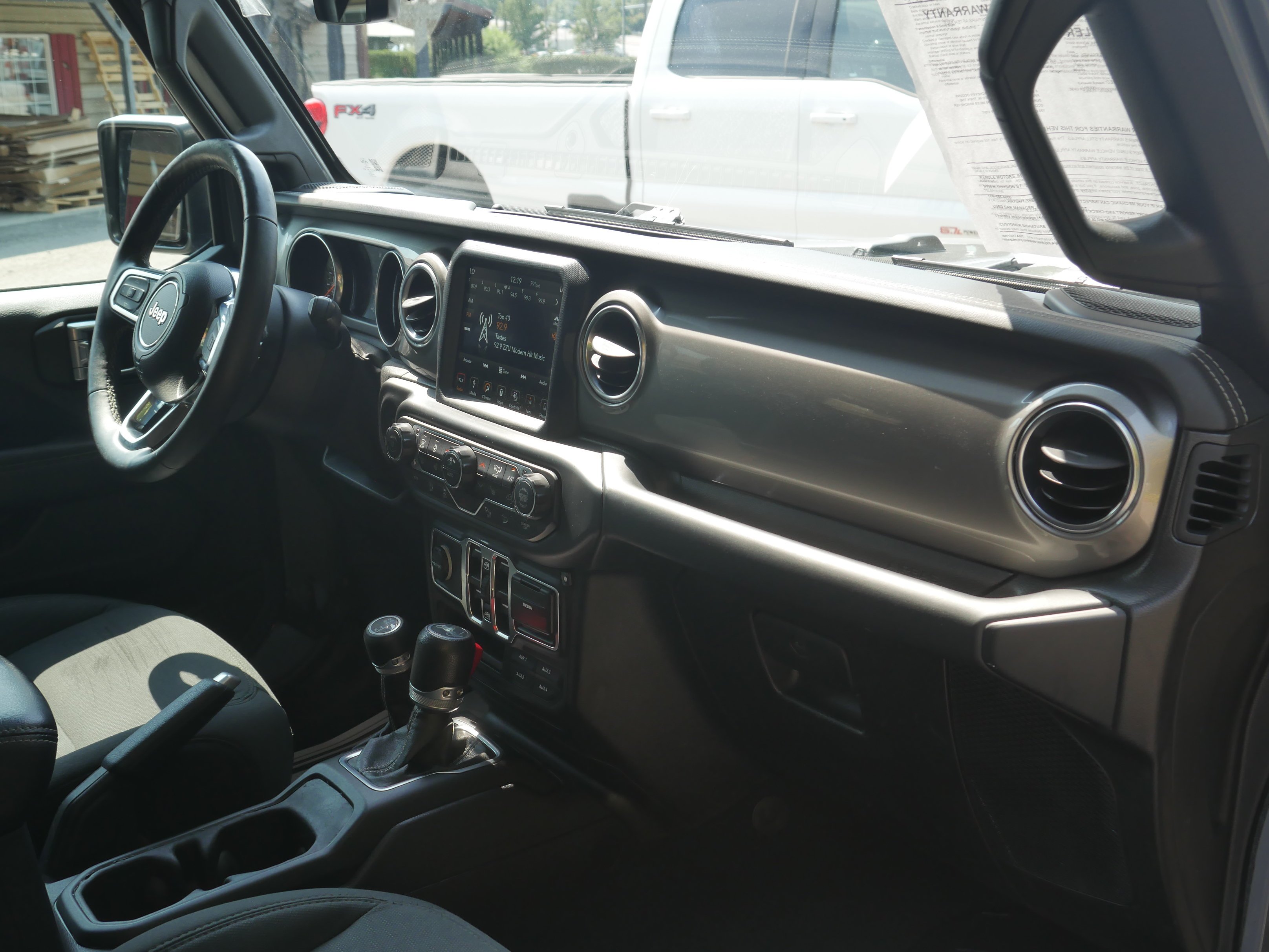 Used 2018 Sting Gray Clearcoat Jeep Sahara image 25