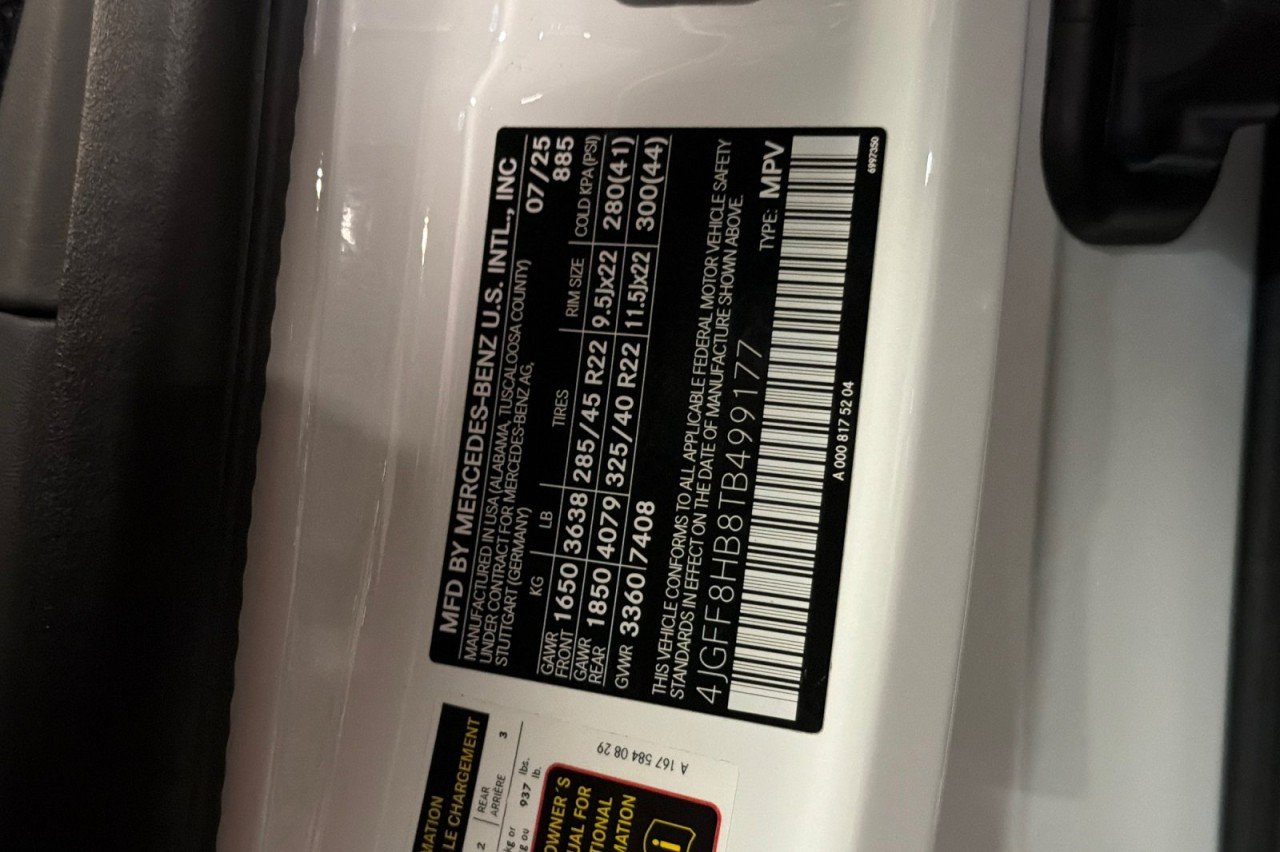 New 2026 MANUFAKTUR Moonlight White Metallic Mercedes-Benz Maybach GLS 600 4MATIC® SUV image 29