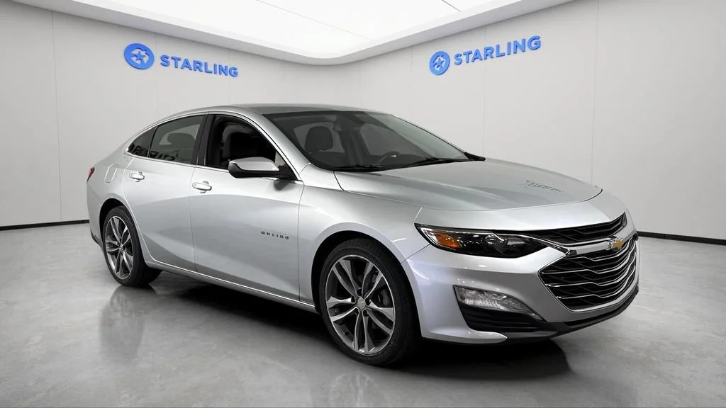 Used 2022 Silver Ice Metallic Chevrolet LT image 13