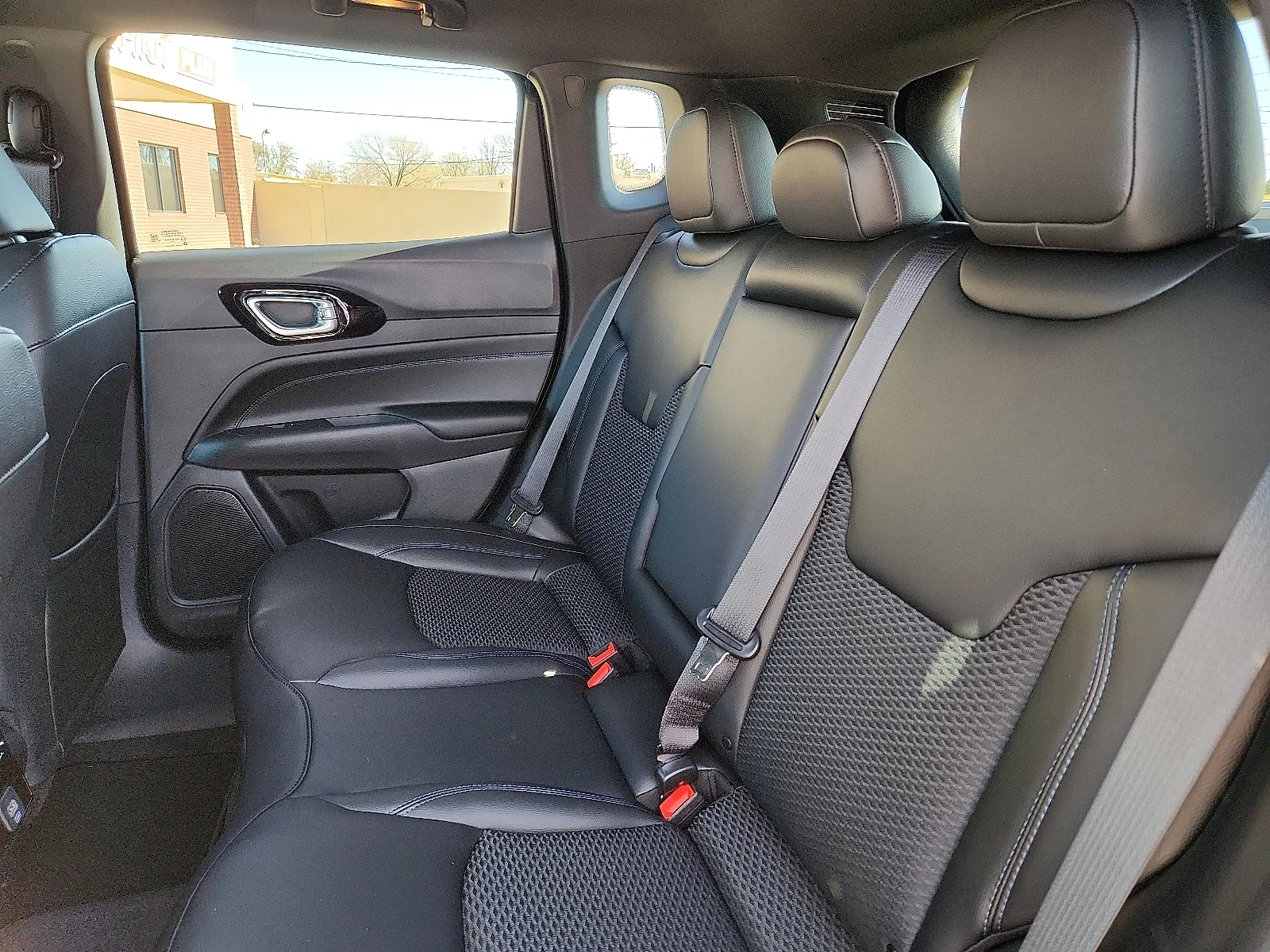 New 2026 PXJ Diamond Bla Jeep LATITUDE ALTITUDE 4X4 image 9