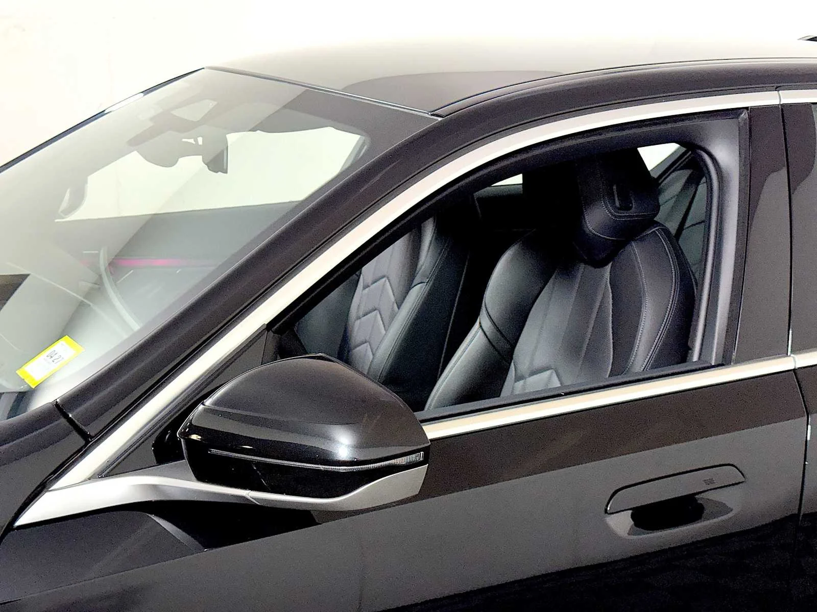 Used 2024 Black Sapphire Metallic BMW 540i xDrive image 29