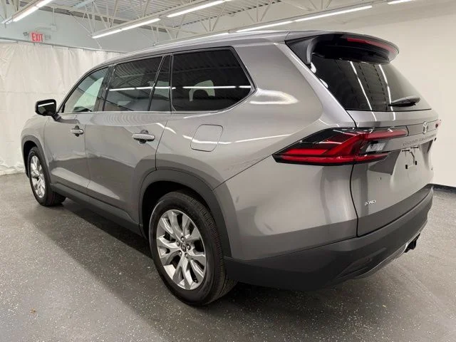 Certified Used 2025  Toyota Limited image 4