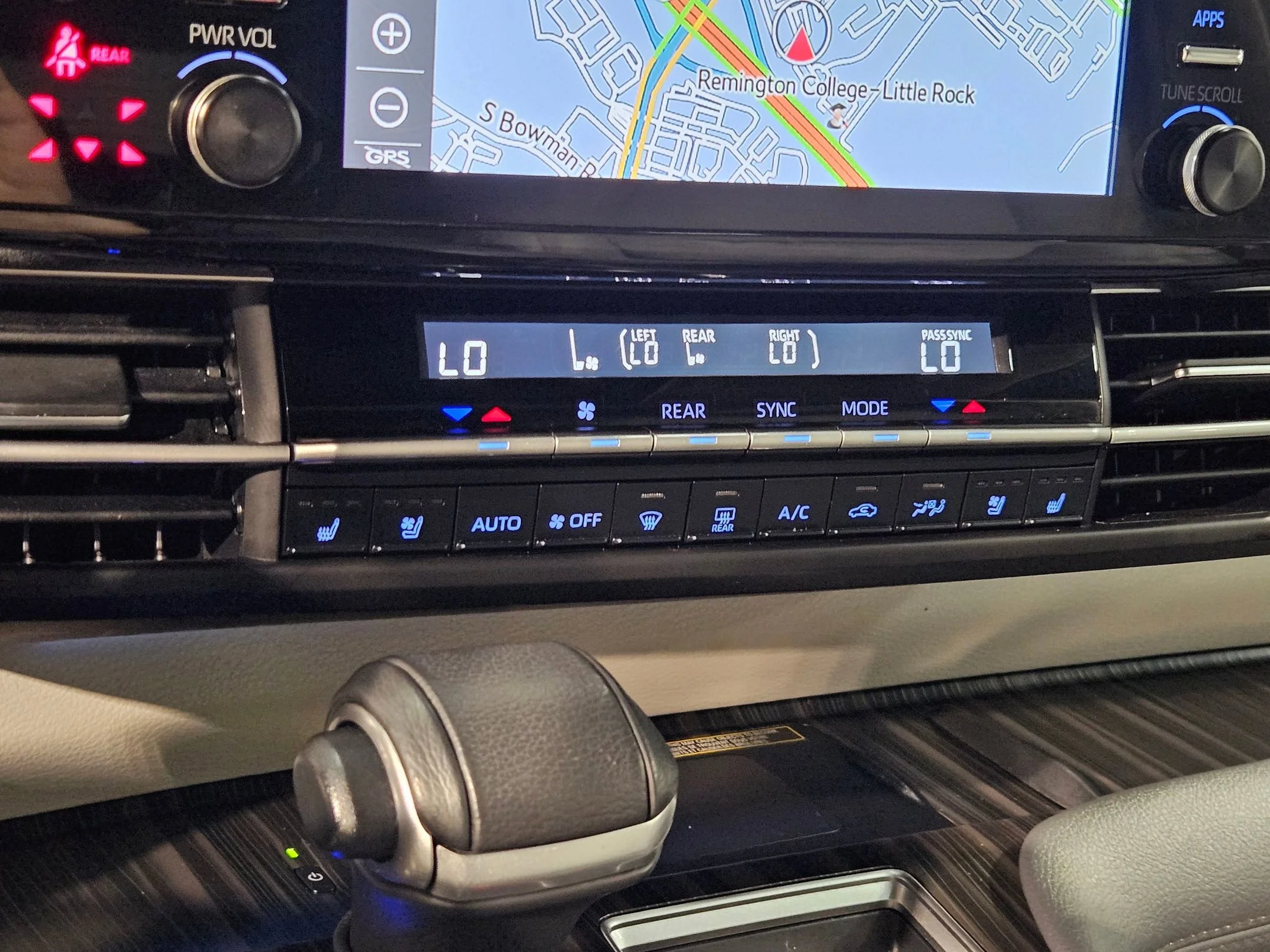 2024 Toyota Sienna Limited - Photo 33