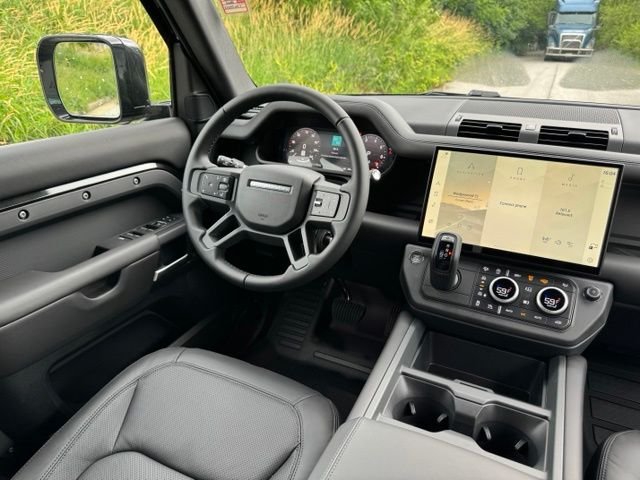 New 2026 Santorini Black Land Rover X-Dynamic SE image 28