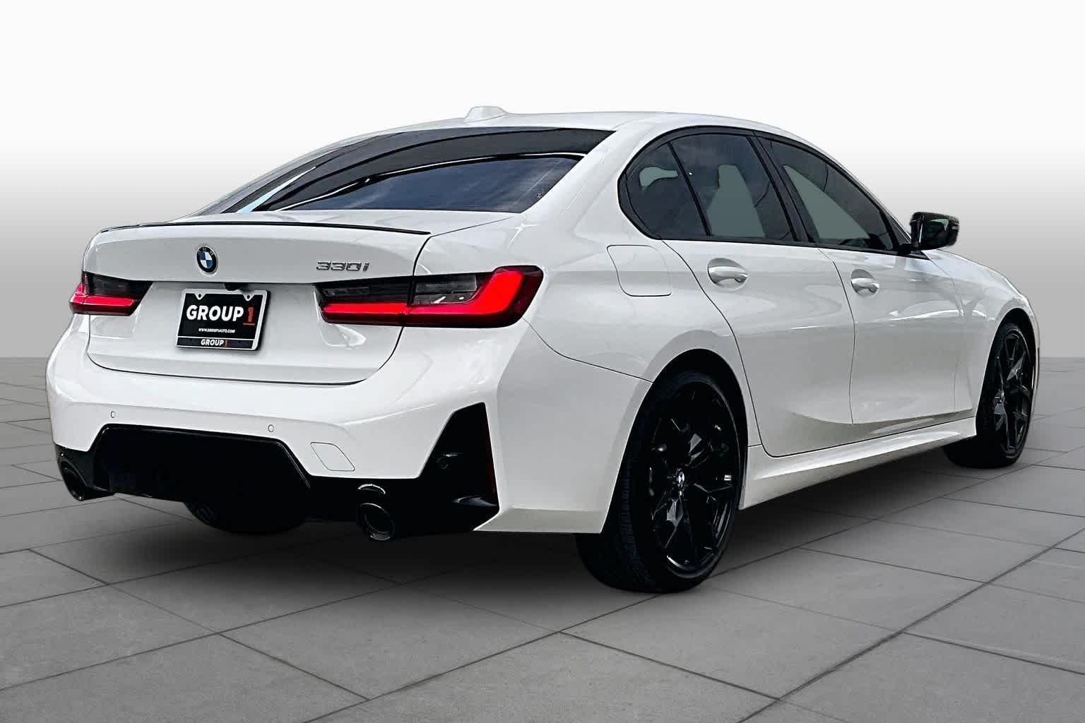 Used 2025 Alpine White BMW 330i image 13