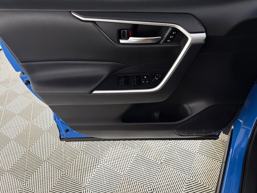 2021 Toyota RAV4 XLE Premium - Photo 10