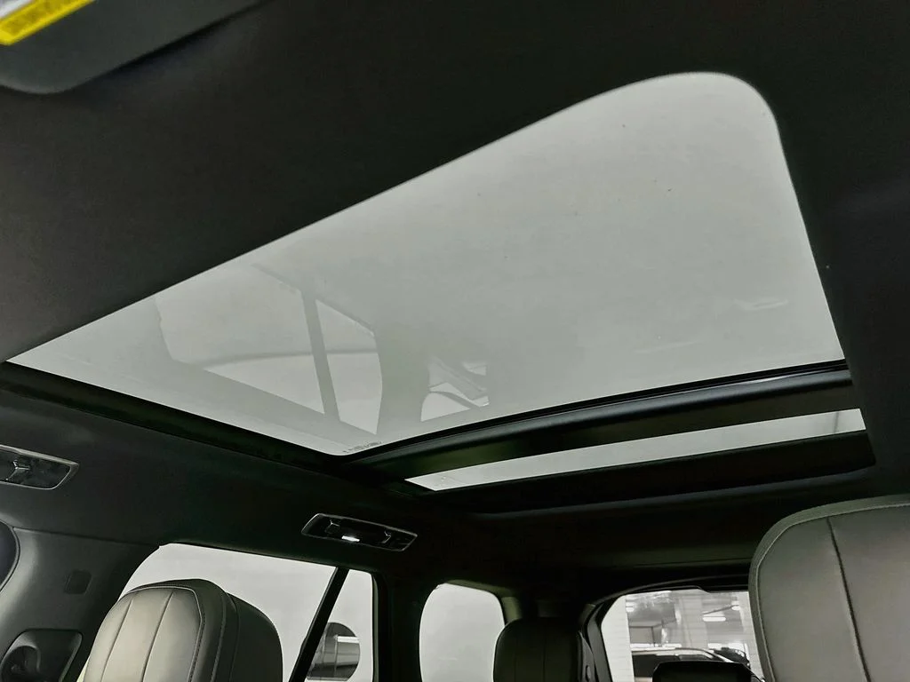 New 2026 Charente Grey Land Rover SE image 22