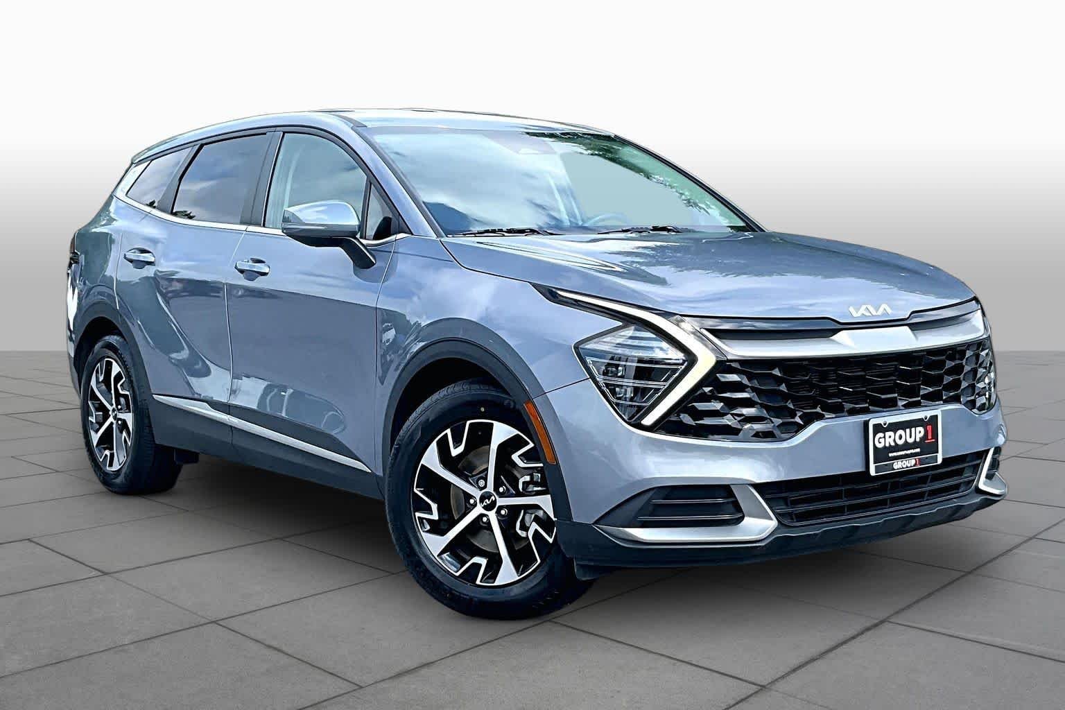Used 2024 Everlasting Silver Kia EX image 3