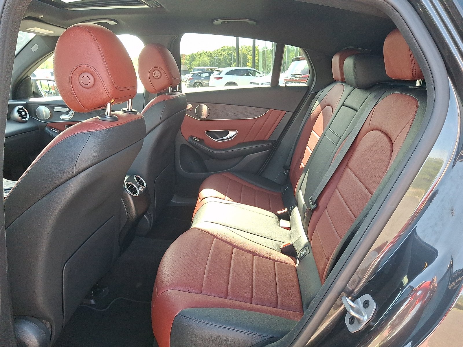 Certified Used 2021 Graphite Gray Metallic Mercedes-Benz 4MATIC® image 10
