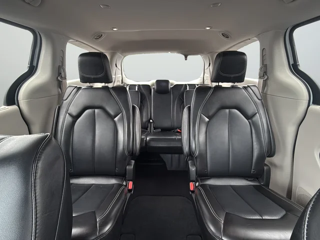 Used 2024 White Chrysler Touring L image 34
