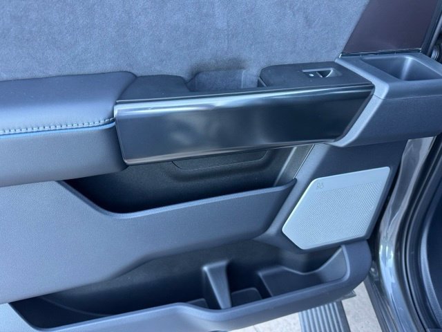New 2027 Carbonized Gray Metallic Ford F-250® Platinum® image 17