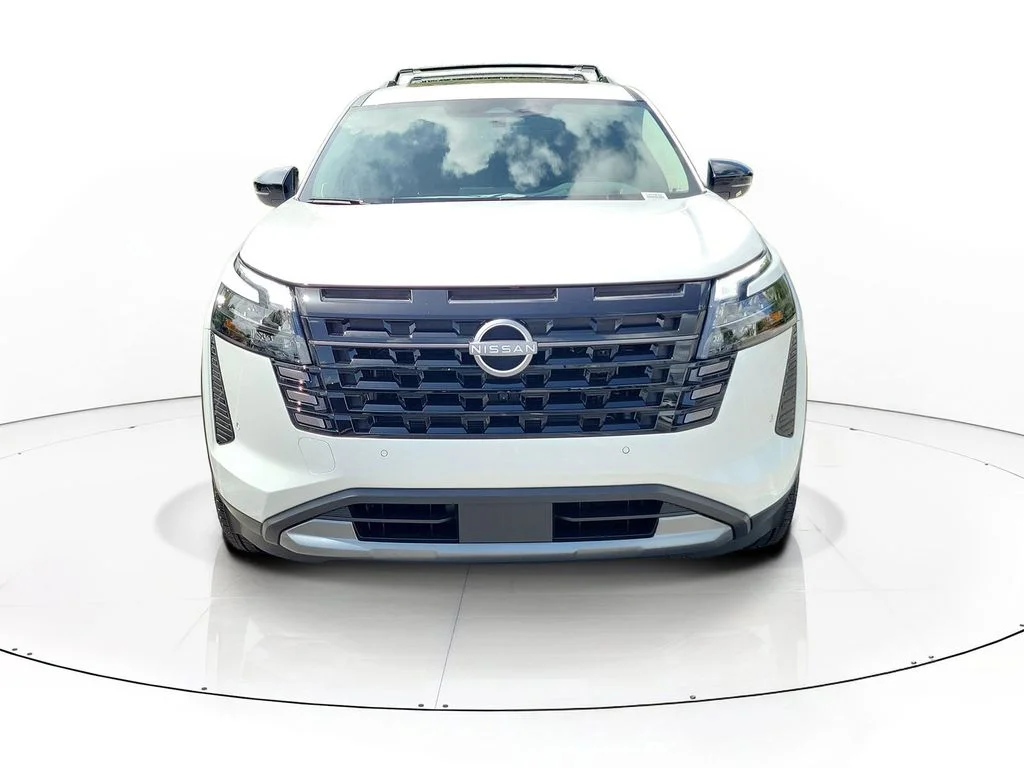 New 2026 White Nissan Platinum image 3