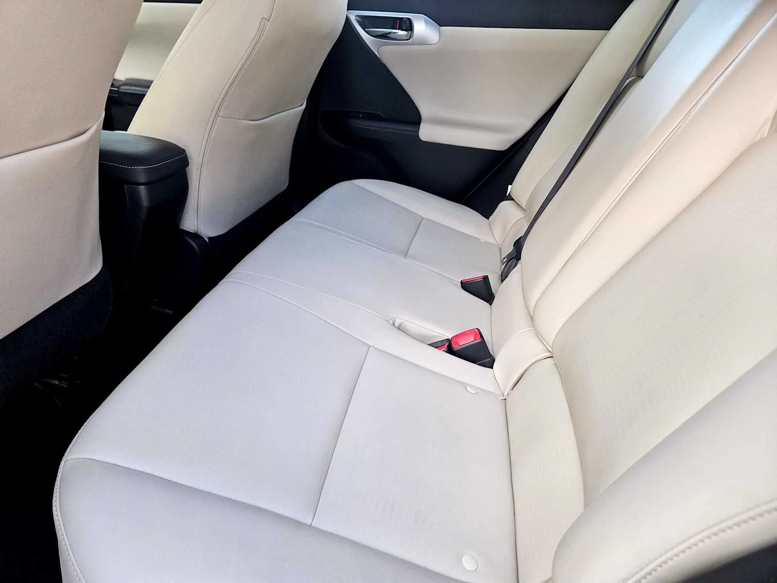 Used 2012 Starfire Pearl Lexus Premium image 22