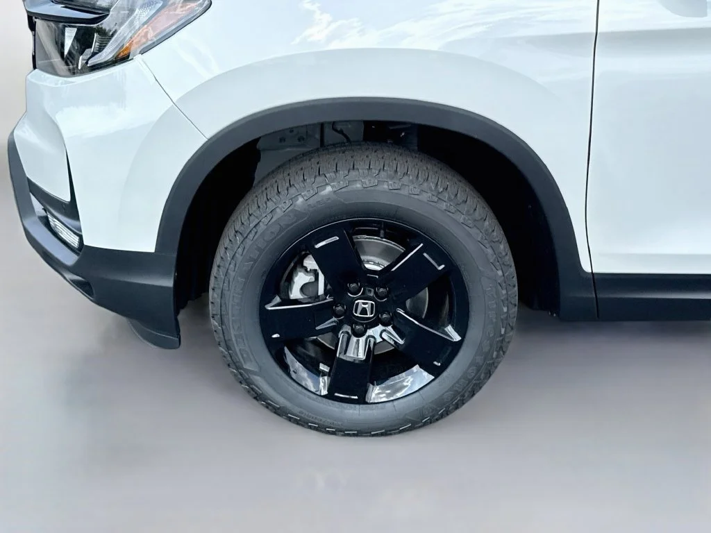 New 2026 Platinum White Pearl Honda Black Edition image 35