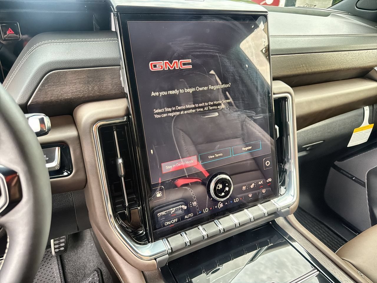 2026 GMC Yukon Denali Ultimate - Photo 13