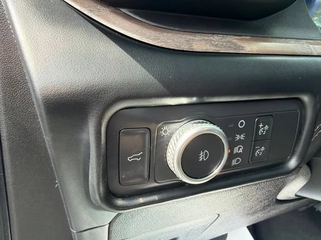 Used 2022 Silver Ford Platinum image 33