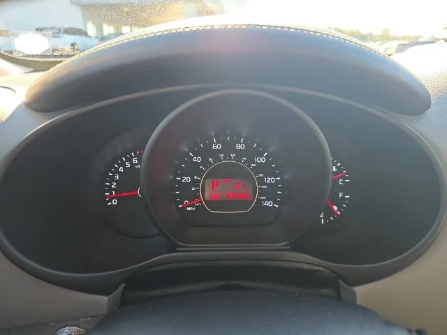 Used 2016 White Kia Plus image 19