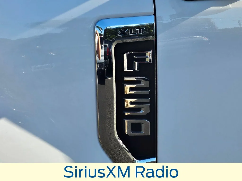 Used 2022 Oxford White Ford XLT image 24