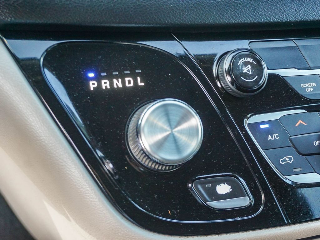 Used 2017 White Chrysler Touring image 23