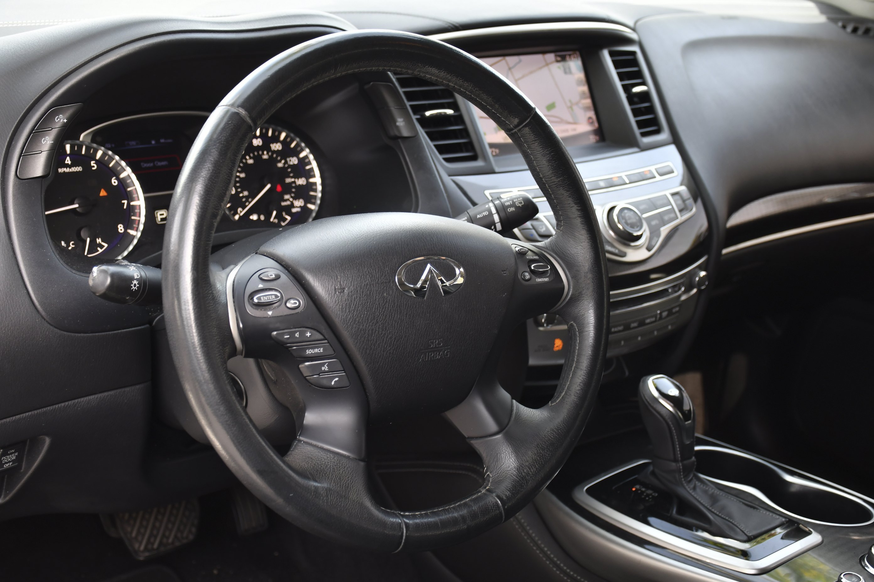 Used 2017 Liquid Platinum INFINITI Base image 25