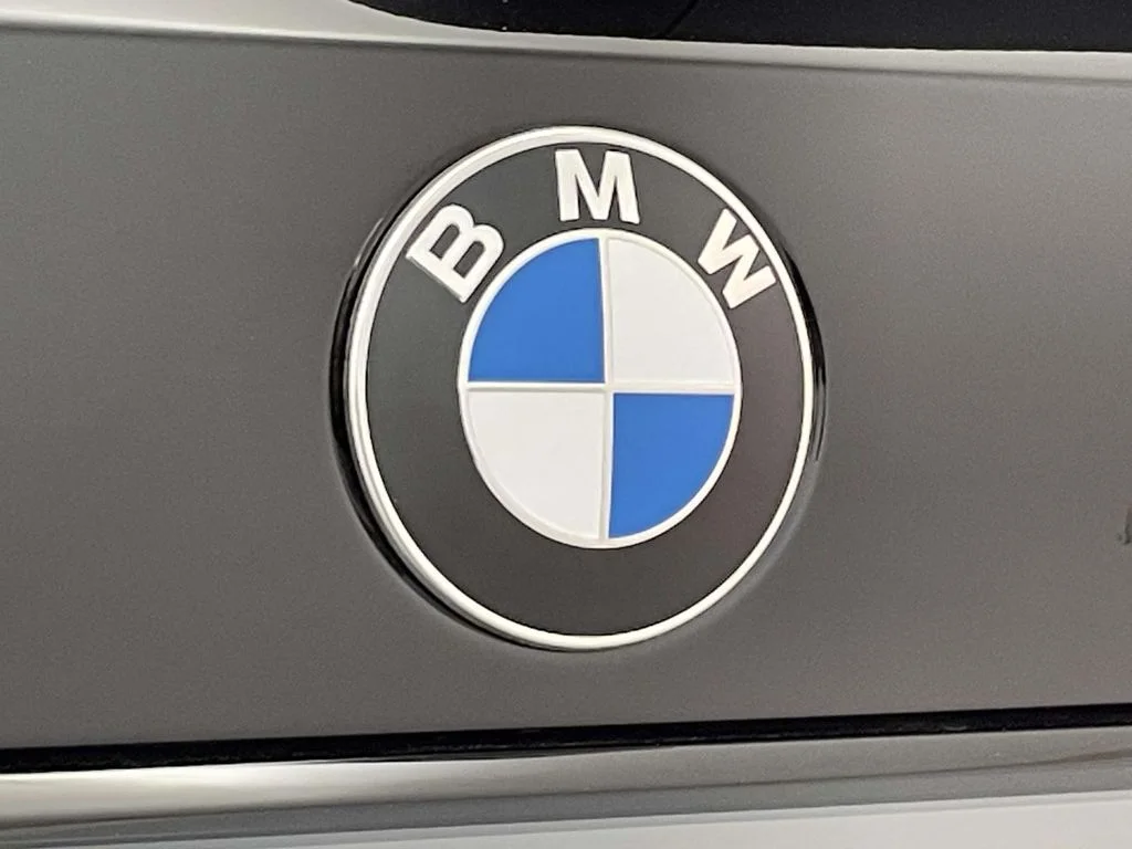New 2027 Black BMW xDrive40i image 10