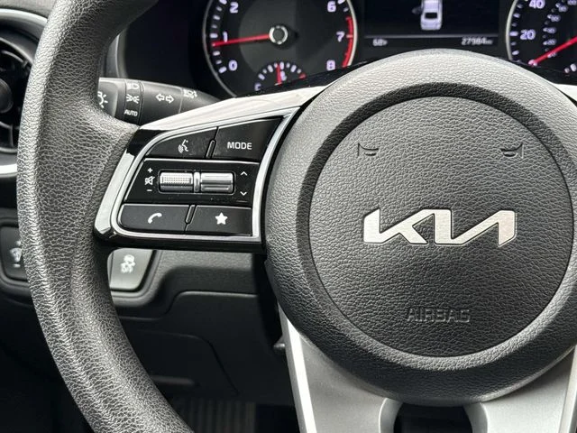 Used 2023 Black Kia LXS image 21