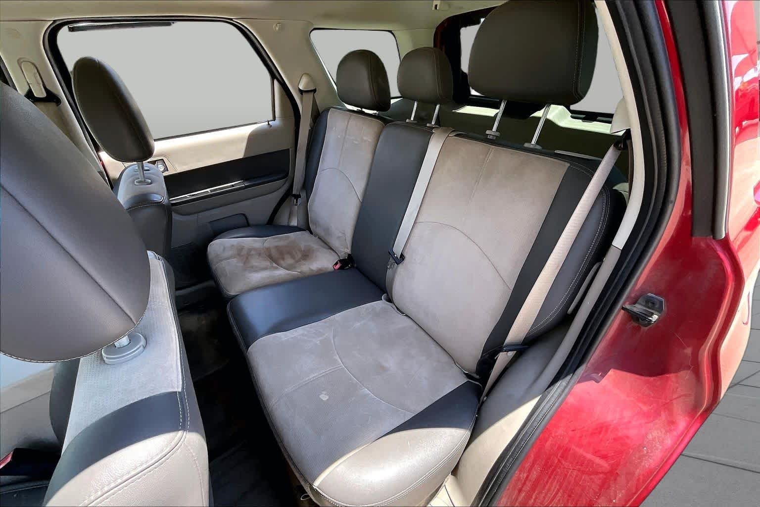Used 2010 Sangria Red Metallic Mercury Premier image 19